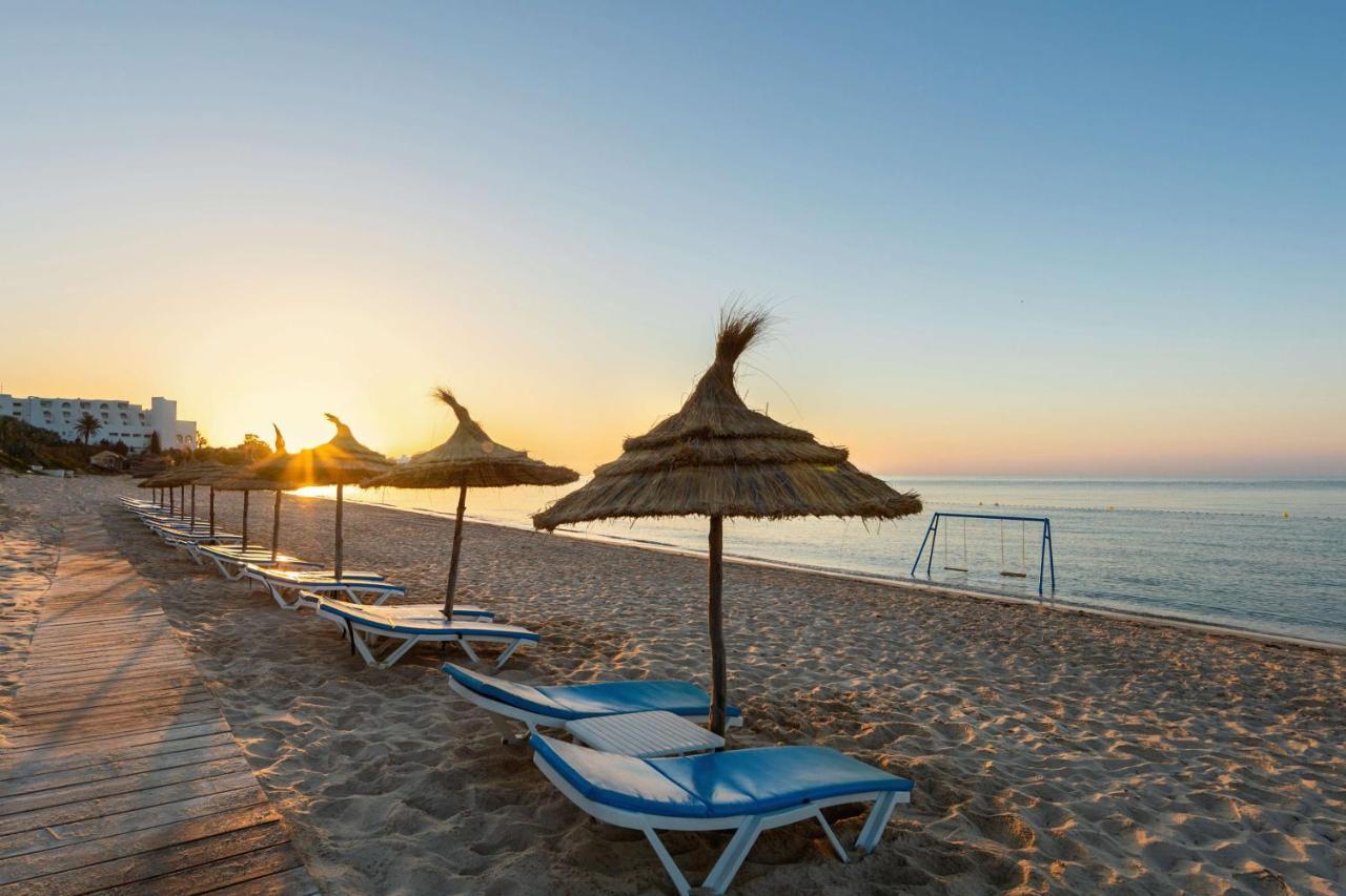 Radisson Blu Resort & Thalasso האממט מראה חיצוני תמונה Sunset at the beach of Portals Nous
