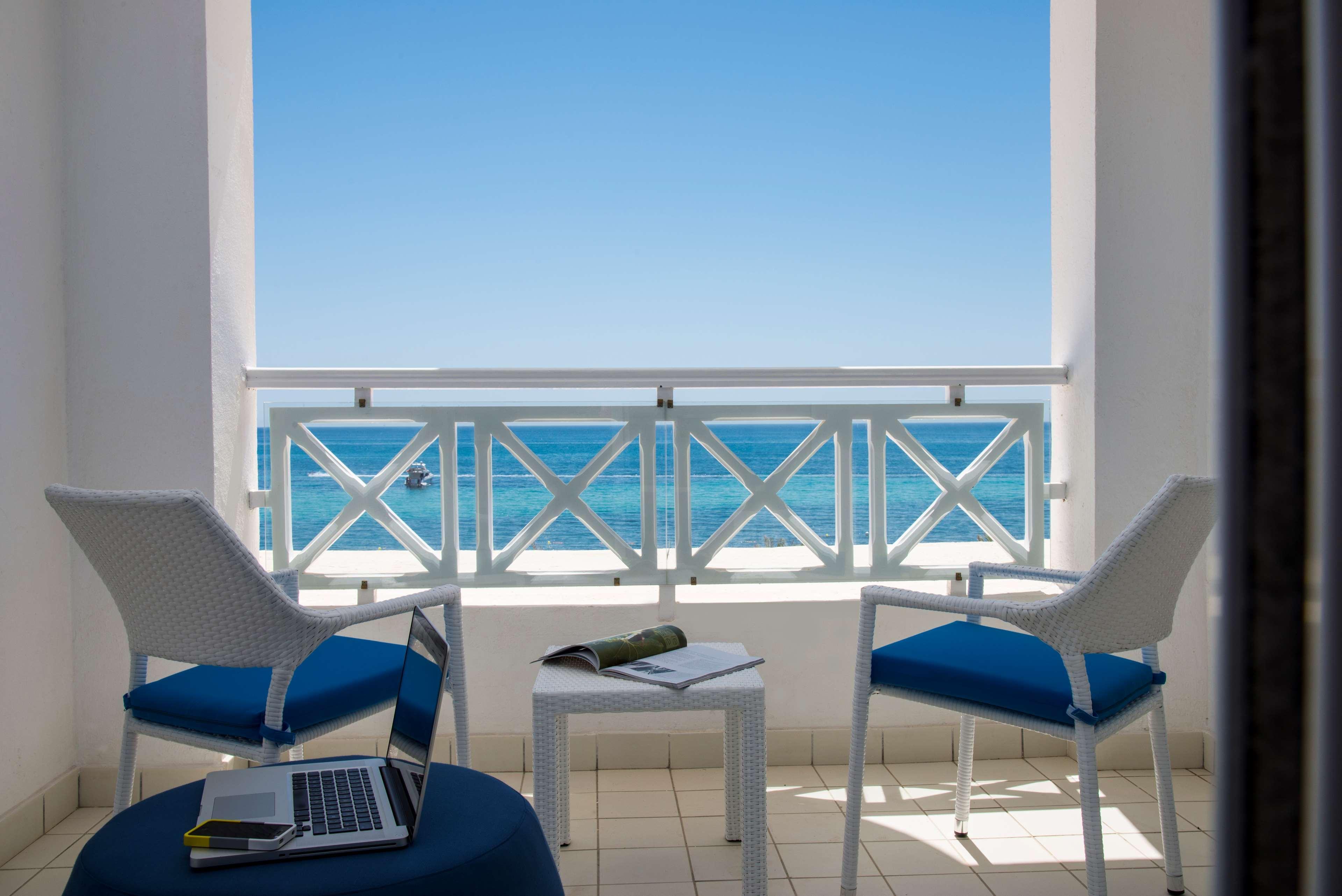Radisson Blu Resort & Thalasso האממט מראה חיצוני תמונה Balcony of a room at the Iberostar Grand Hotel Bávaro