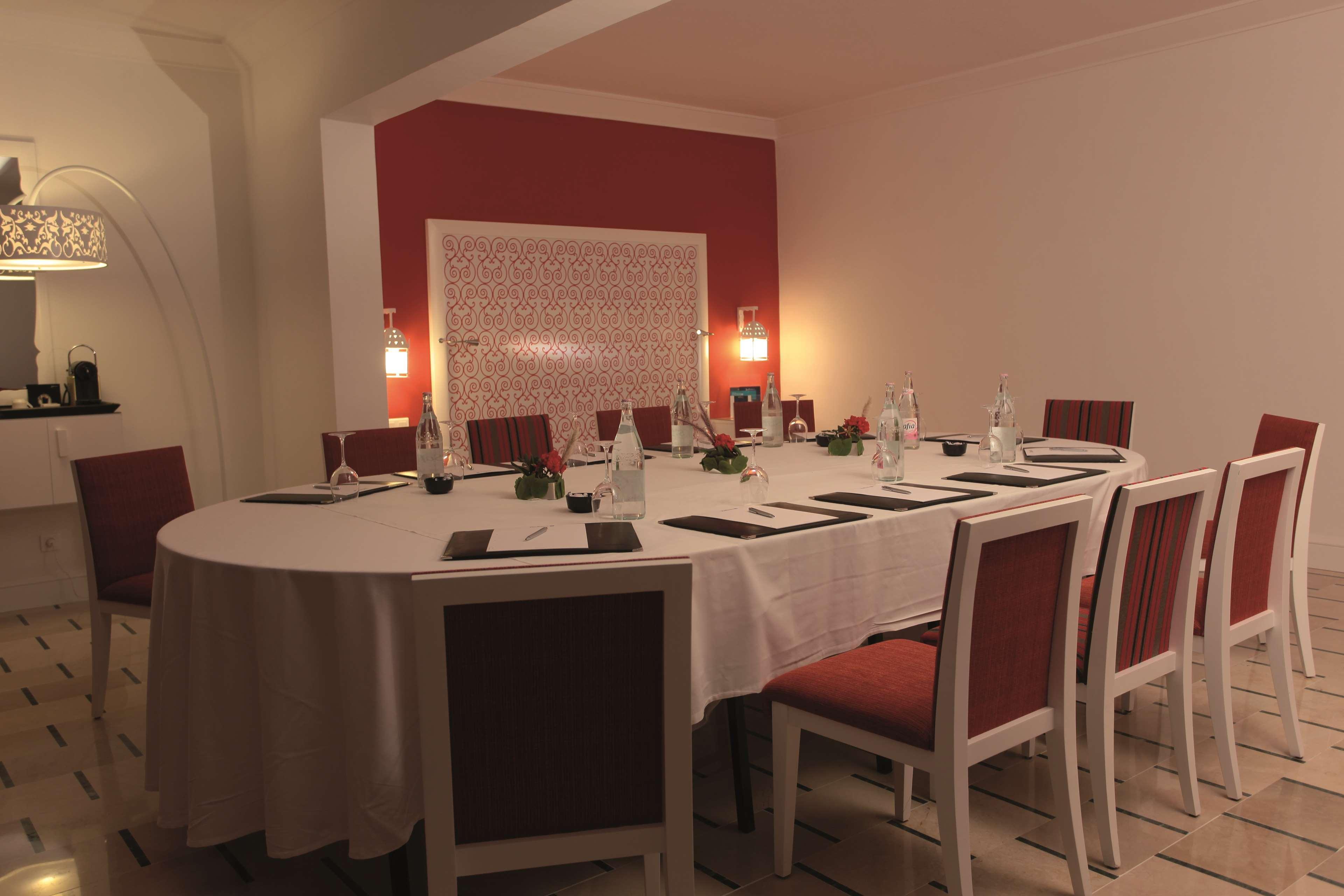 Radisson Blu Resort & Thalasso האממט מראה חיצוני תמונה A restaurant in the hotel