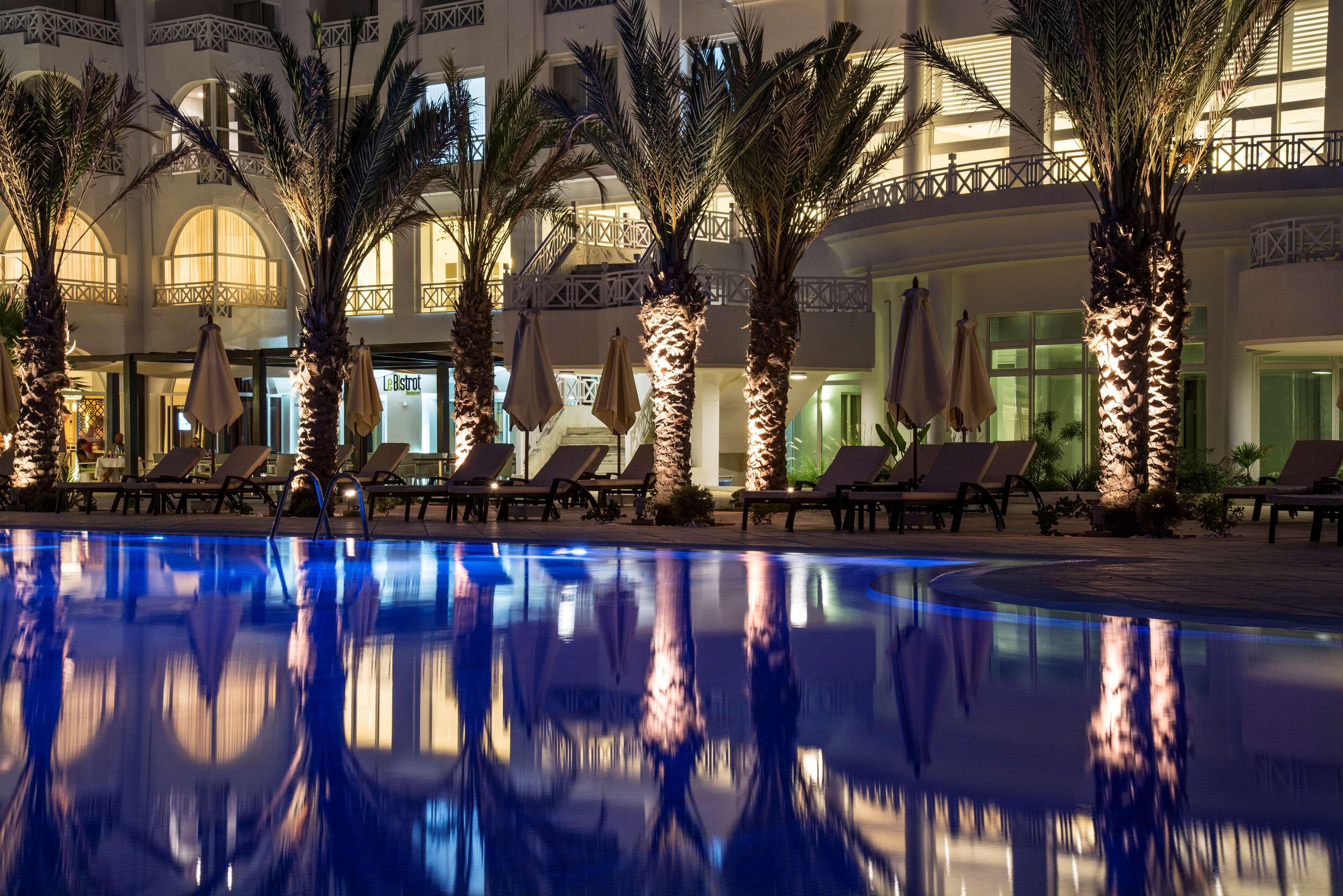 Radisson Blu Resort & Thalasso האממט מראה חיצוני תמונה The Royal Mirage Hotel